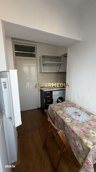 OKAZIE ! Garsoniera Spatioasa Mobilata Utilata CETATE M-uri Bulevard - 2