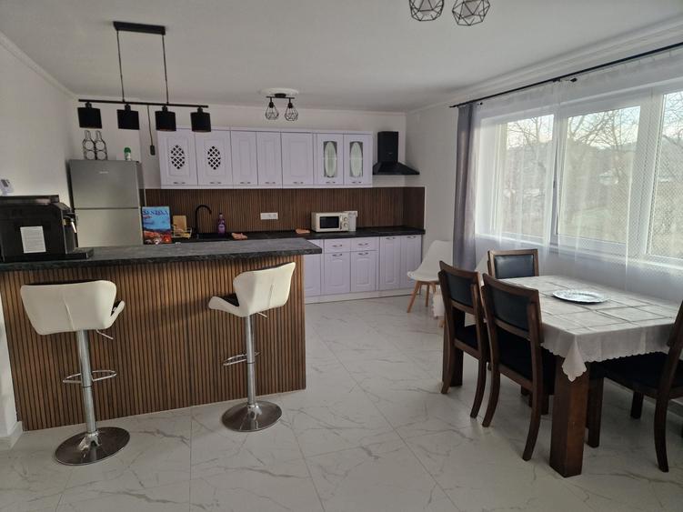 Casă cu 4 camere cu Teren 600 Mp în Central