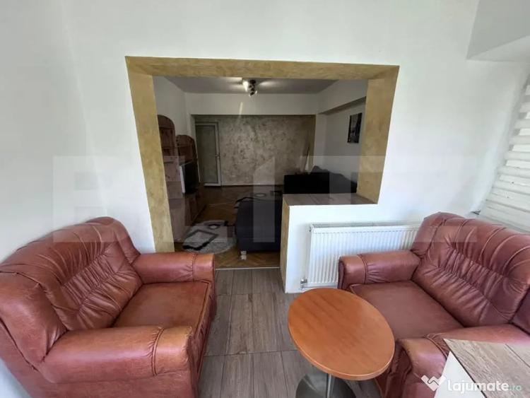Apartament cu 3 camere semidecomandat în Central