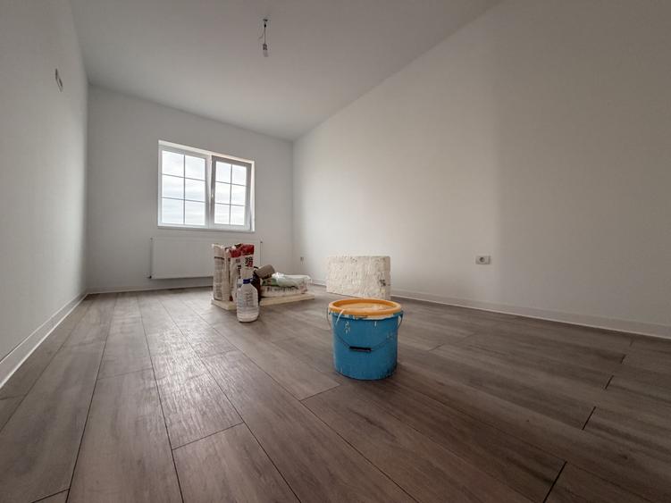 Duplex cu 3 camere cu Teren 463 Mp în Șag