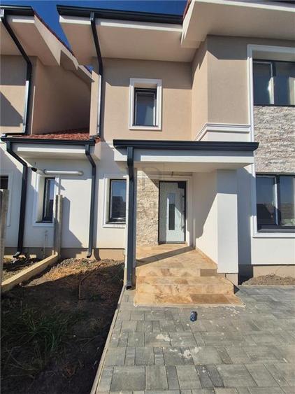 Duplex cu 4 camere cu Canalizare în Moșnița Nouă