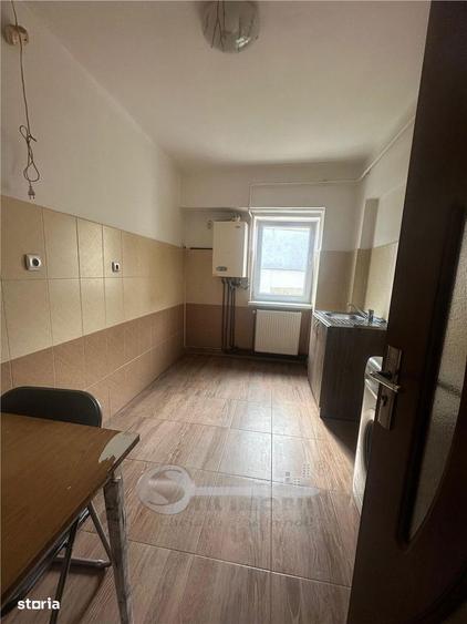 Apartament cu 2 camere decomandat în Podul de Fier