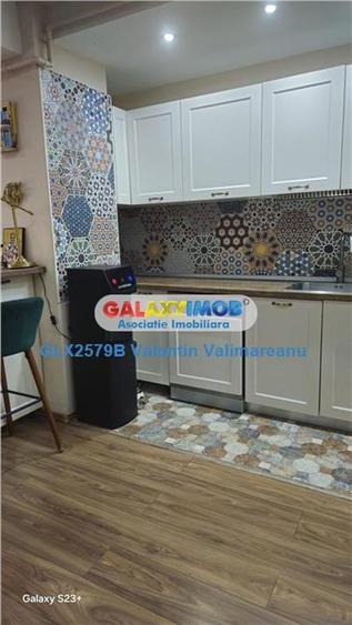 Apartament cu 3 camere decomandat, mobilat în Est