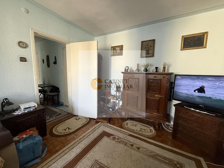Apartament cu 2 camere semidecomandat, mobilat în Universitate