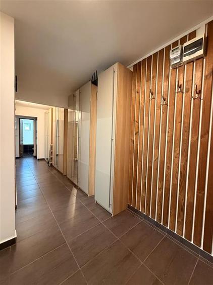 Apartament cu 3 camere decomandat, mobilat în Băneasa