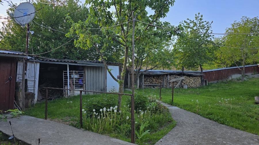 Casă individuală cu 5 camere cu Teren 3000 Mp în Suharău