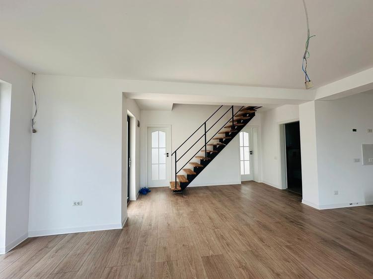 Casa Individuala  -  4 Camere - Teren 410 mp - Strada Asfaltata - 26