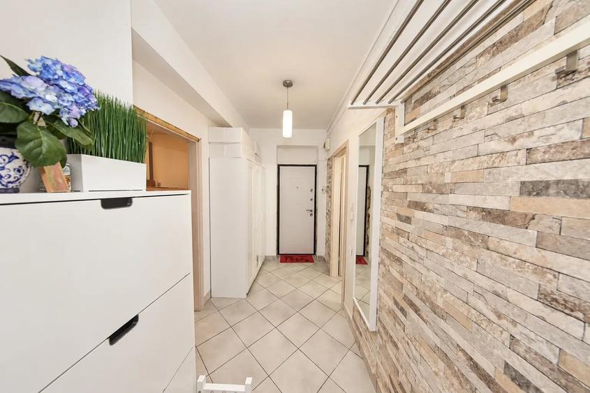 Apartament cu 2 camere decomandat în Drumul Taberei