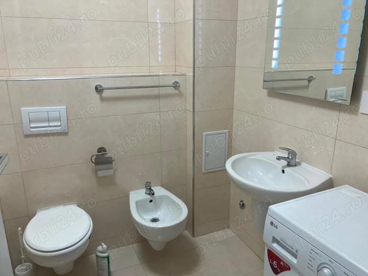 Apartament cu 3 camere decomandat, mobilat în Nufărul