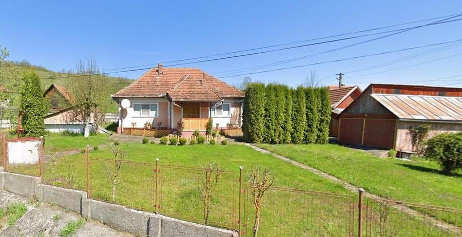 Casă individuală cu 3 camere cu Garaj în Luncoiu de Jos
