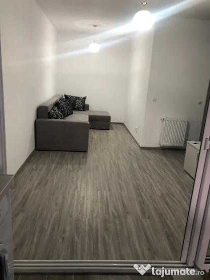 Apartament cu 2 camere semidecomandat în Berceni