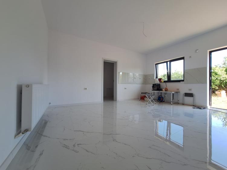 Duplex cu 4 camere cu Teren 417 Mp în Giarmata