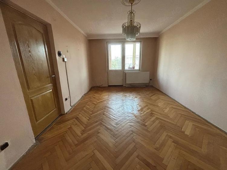 Apartament cu 2 camere decomandat în Exterior Vest