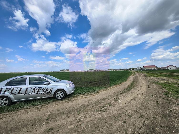 Teren de 12450 mp, în Poșta