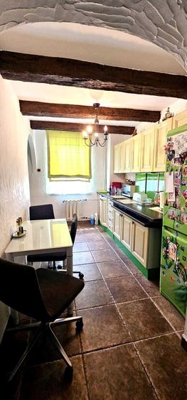 Apartament cu 3 camere decomandat în Iosia