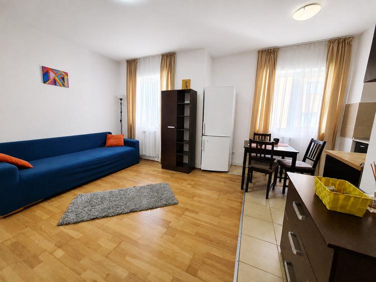 Apartament cu 3 camere, mobilat în Tătărași