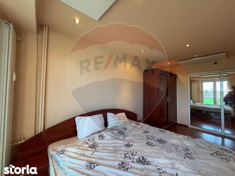 Apartament cu 3 camere, mobilat în Polivalentă