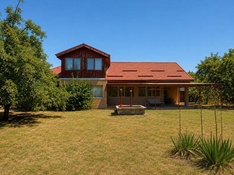 Casă individuală cu 4 camere cu Teren 1528 Mp în Letca Nouă