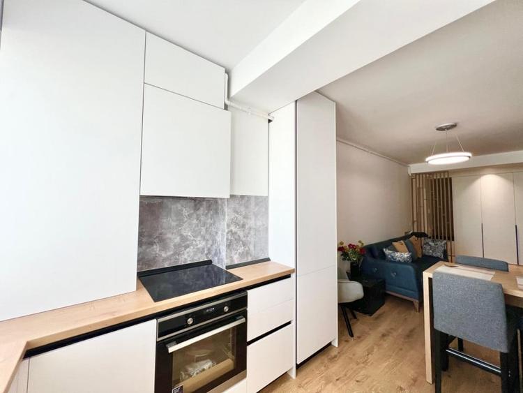 Apartament cu 2 camere semidecomandat, mobilat în Pipera