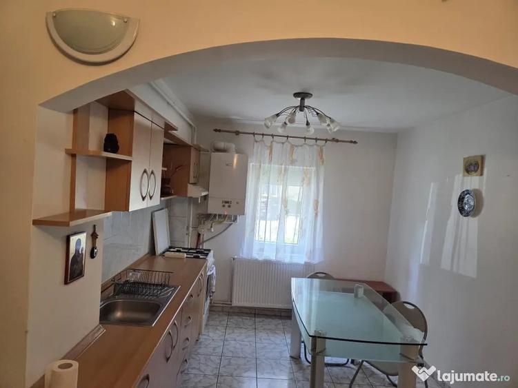 Inchiriez apartament 2 camere,decomandat, zona centrala, str Tebea - 9