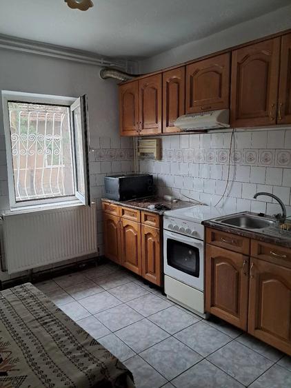 Apartament cu 2 camere semidecomandat în Olimpia-Stadion