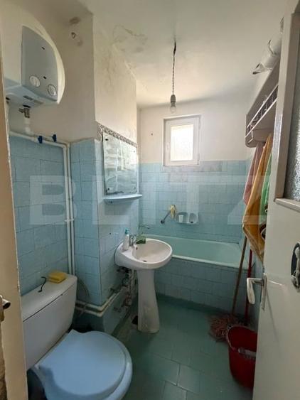 Apartament cu 3 camere semidecomandat în Micro 19