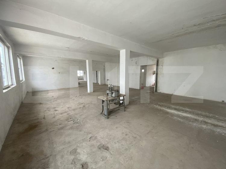 Spațiu comercial, de 488 mp, în Jibou
