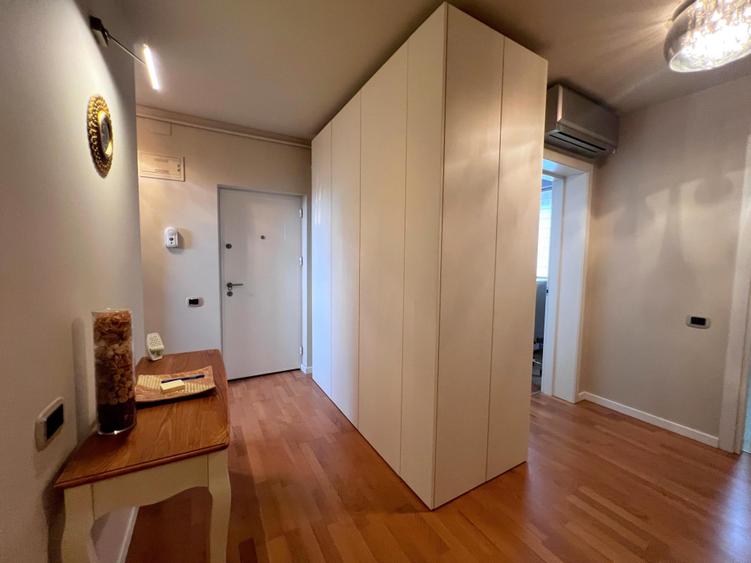 Apartament cu 3 camere decomandat în Lunei