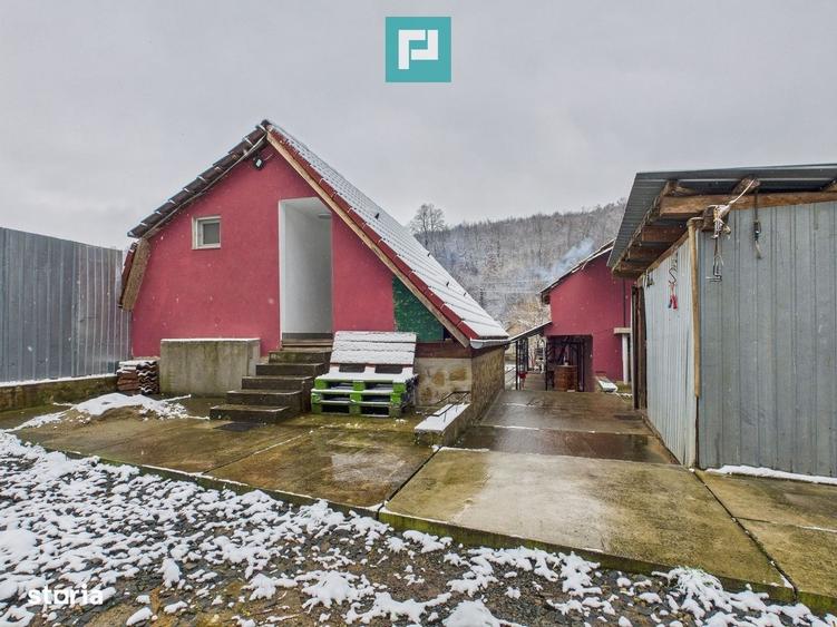 Casă cu 4 camere în Radna