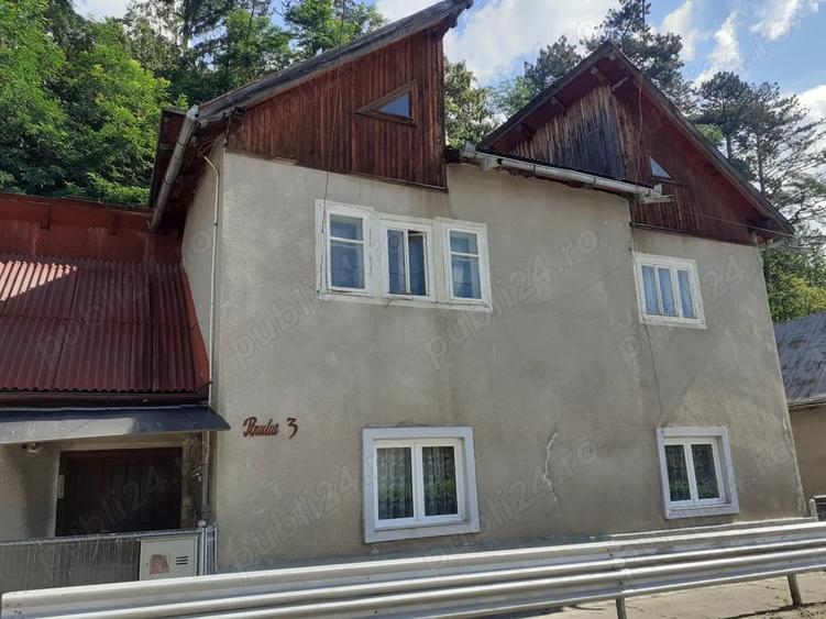 Casă cu 6 camere în Câmpulung Moldovenesc