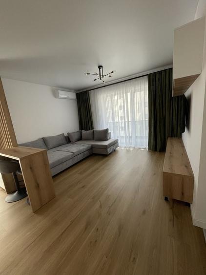 Apartament cu 2 camere semidecomandat în Apărătorii Patriei