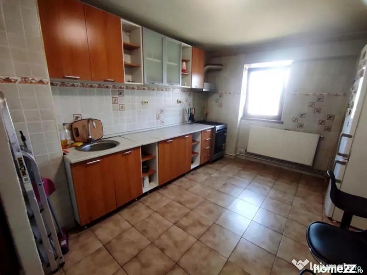 Apartament cu 2 camere semidecomandat în 1 Mai