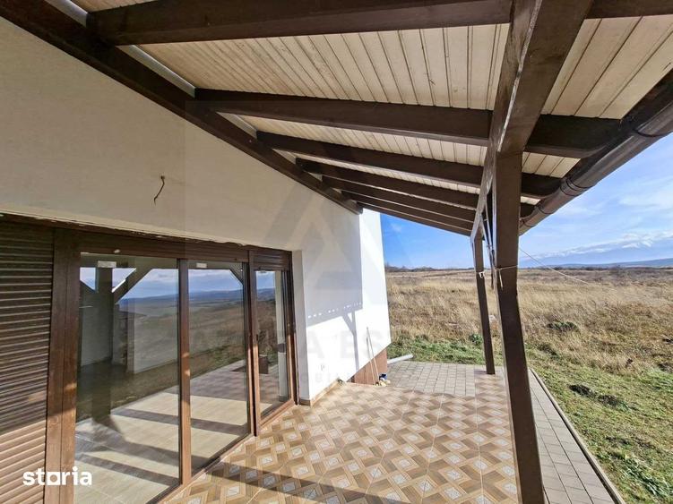 Casă cu 5 camere cu Teren 372 Mp în Daia