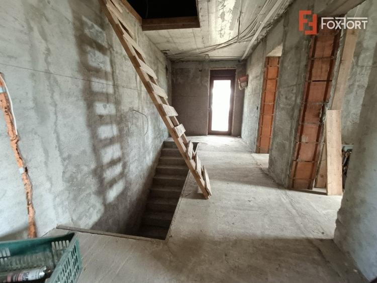 Casă individuală cu 6 camere cu Teren 1088 Mp în Chișoda