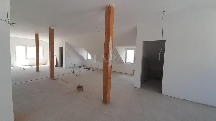 Apartament cu 4 camere decomandat în Apahida