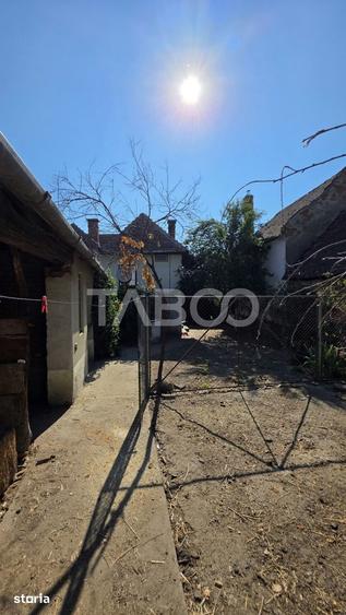 Casă cu 2 camere cu Teren 720 Mp în Central