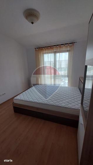 Apartament cu 2 camere decomandat în Tractorul