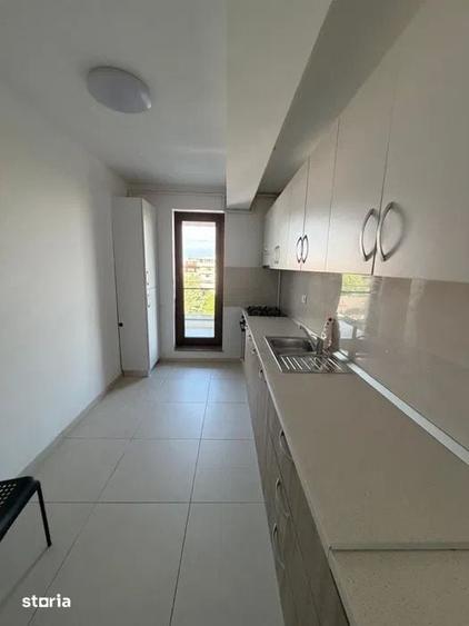 Apartament cu 4 camere decomandat în Băneasa