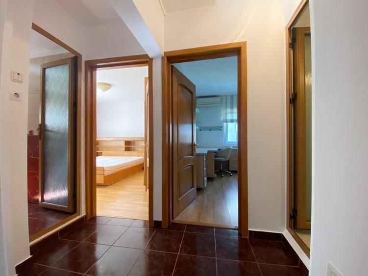 Apartament cu 4 camere decomandat în Vitan Mall