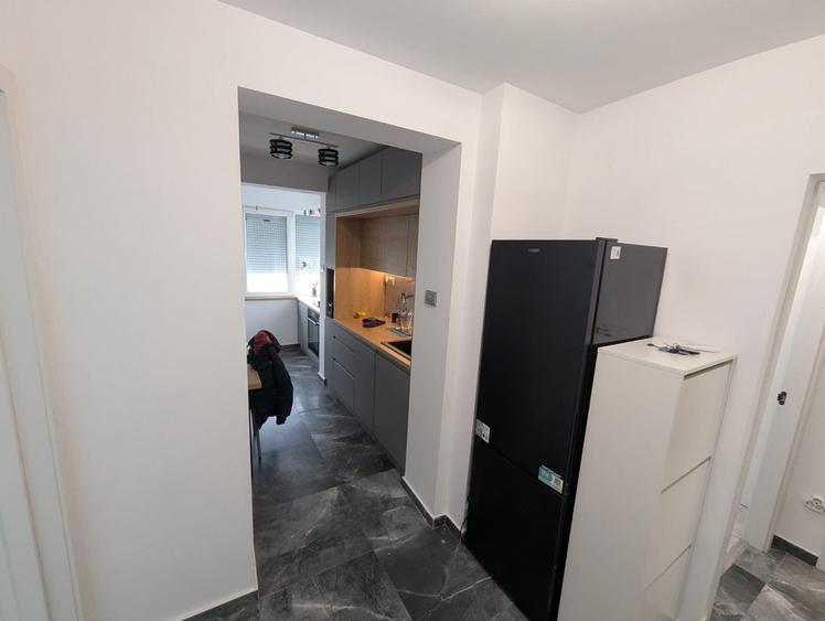 Apartament cu 2 camere decomandat, mobilat în Titan