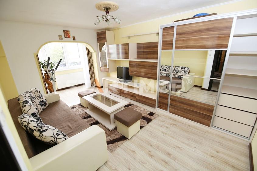 Apartament cu 2 camere decomandat în Calea București