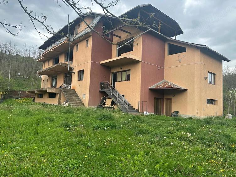 Spațiu comercial, de 900 mp, în Hotarele