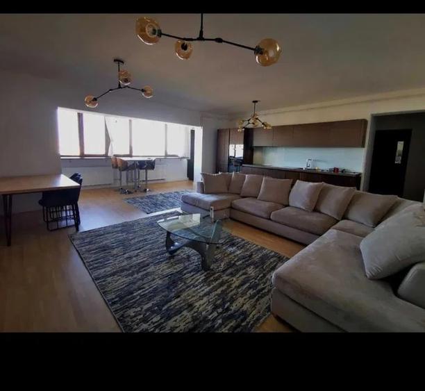 Apartament cu 3 camere semidecomandat, mobilat în Herăstrău
