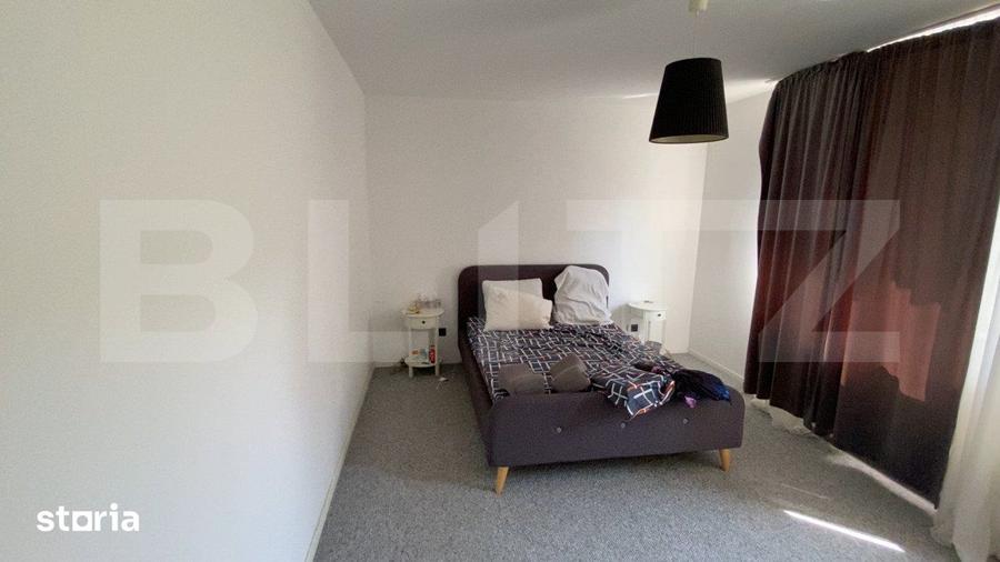 Casă cu 5 camere cu Teren 370 Mp în George Enescu