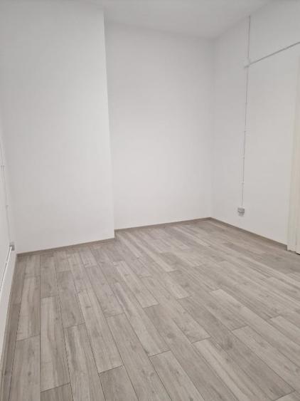 Birou, de 88 mp, în Central