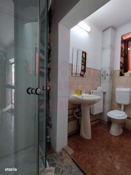 Casă cu 6 camere cu Teren 440 Mp în Zăvoi
