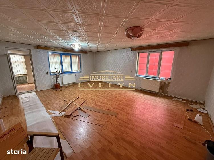 Casă cu 4 camere în Central