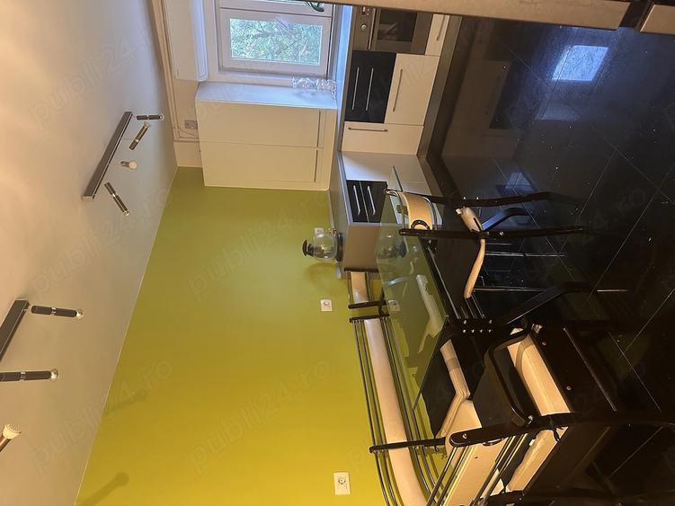 Apartament cu 3 camere decomandat, mobilat în Lunei