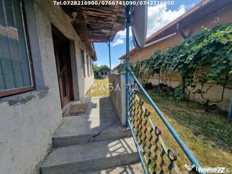Casă cu 2 camere cu Teren 2554 Mp în Sănătești