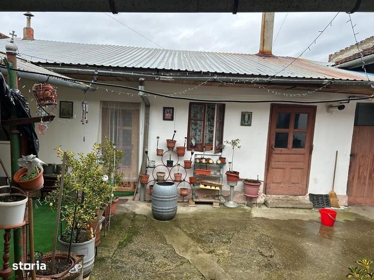 Casă cu 3 camere cu Teren 532 Mp în Central